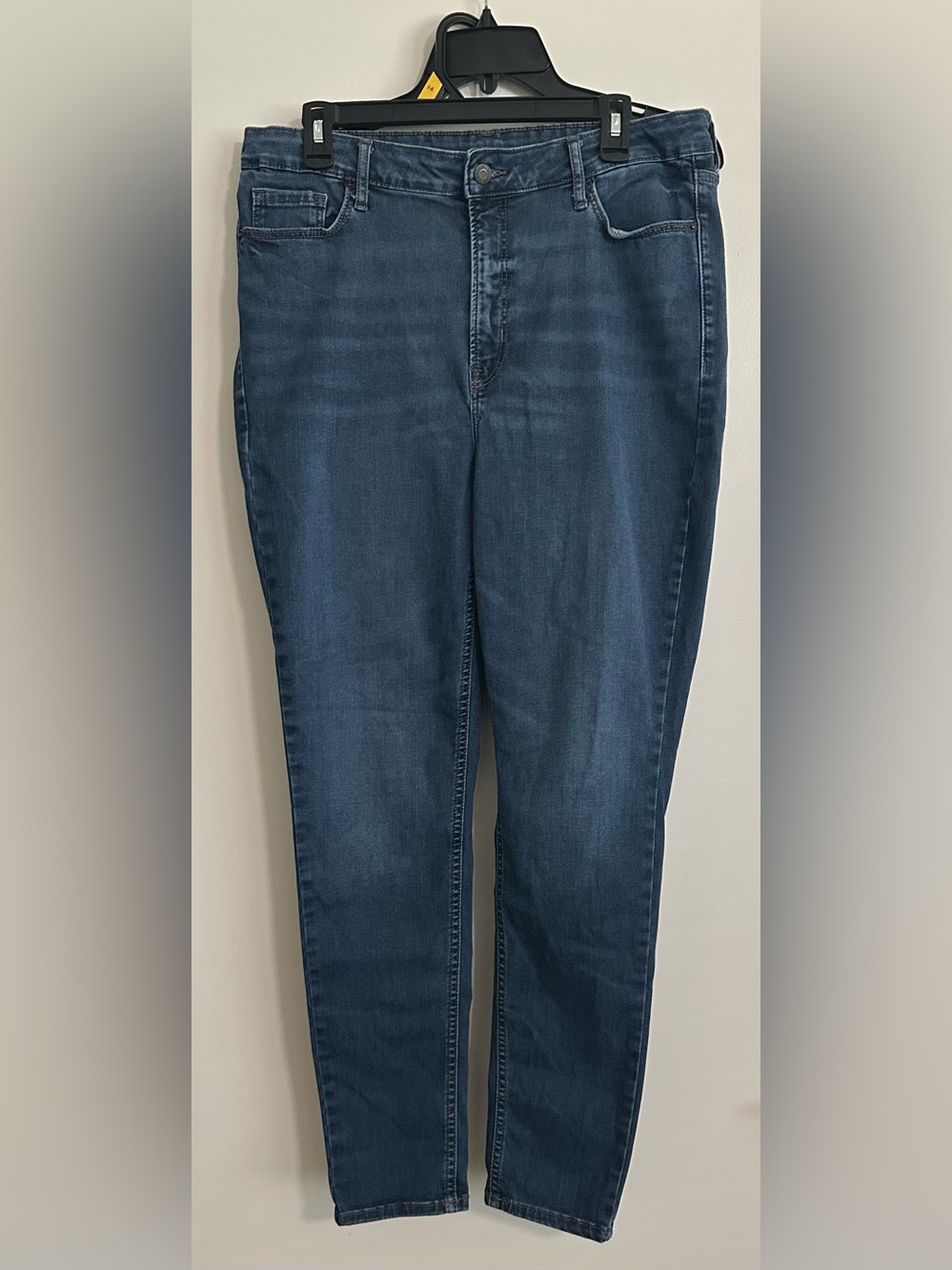 Old Navy Women's Dark Blue Stretch Skinny Jeans. Size 14-18.